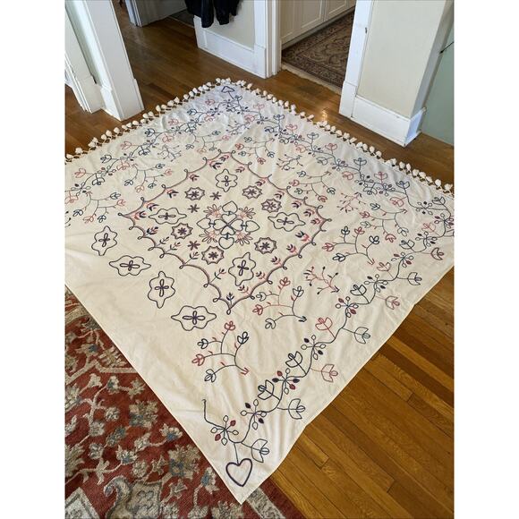 Vtg 50s Traditional Crewel Work Hand Embroidered Floral Tassels Bedspread 81x92 - Picture 3 of 16